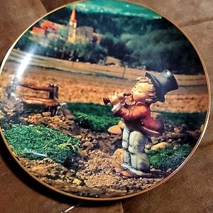 M.I. Hummel Calendar Plate -